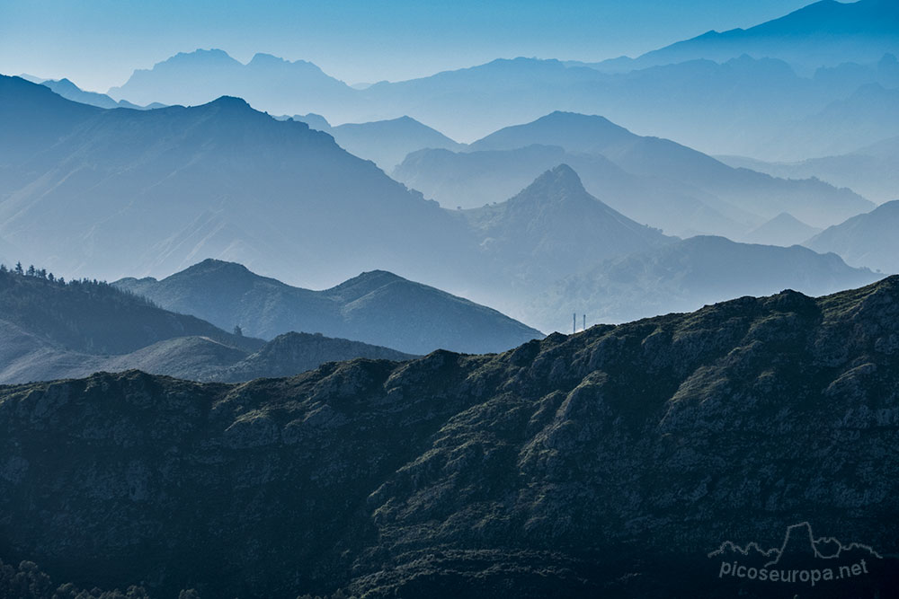 Foto: Alto del Fito, Arriondas, Asturias. Un mirador sobre Picos de Europa y el Mar Cantábrico