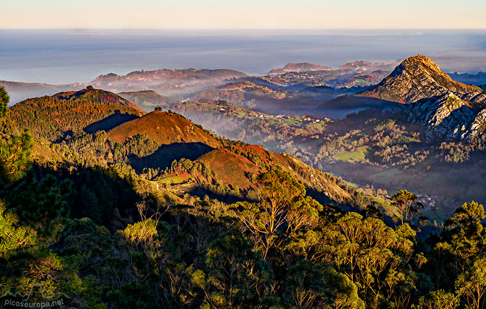 Foto: Alto del Fito, Arriondas, Asturias. Un mirador sobre Picos de Europa y el Mar Cantábrico