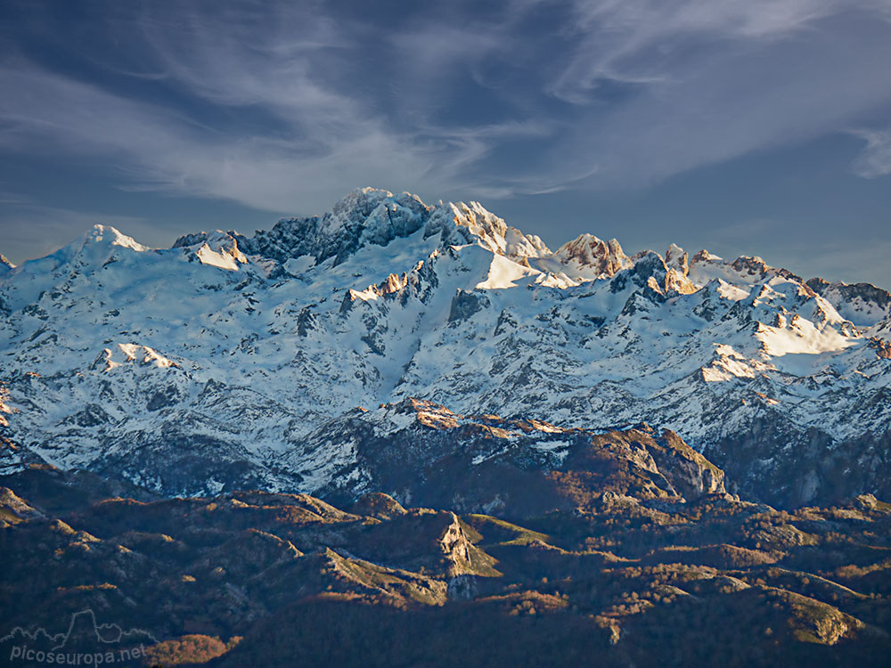 Foto: Alto del Fito, Arriondas, Asturias. Un mirador sobre Picos de Europa y el Mar Cantábrico