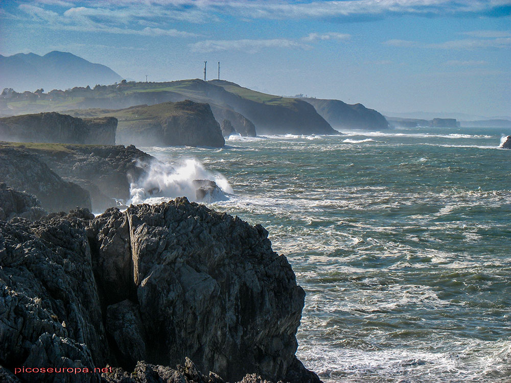 Acantilados de la costa de Buelna, Asturias, Mar Cantábrico