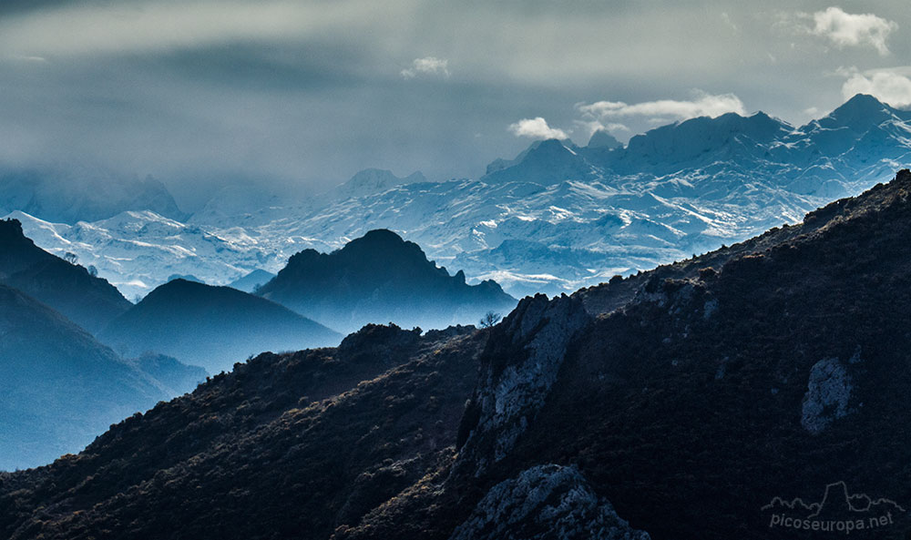 Alto de Liendre, Asturias. Un mirador sobre Picos de Europa y el Mar Cantábrico