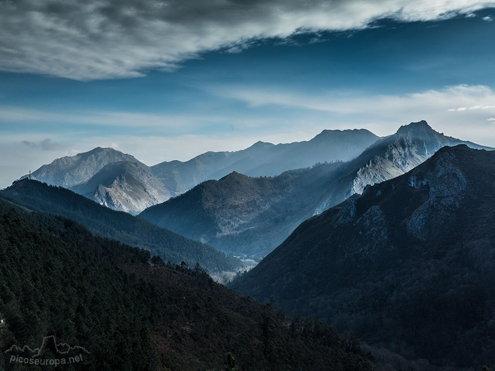 Alto de Liendre, Asturias. Un mirador sobre Picos de Europa y el Mar Cantábrico