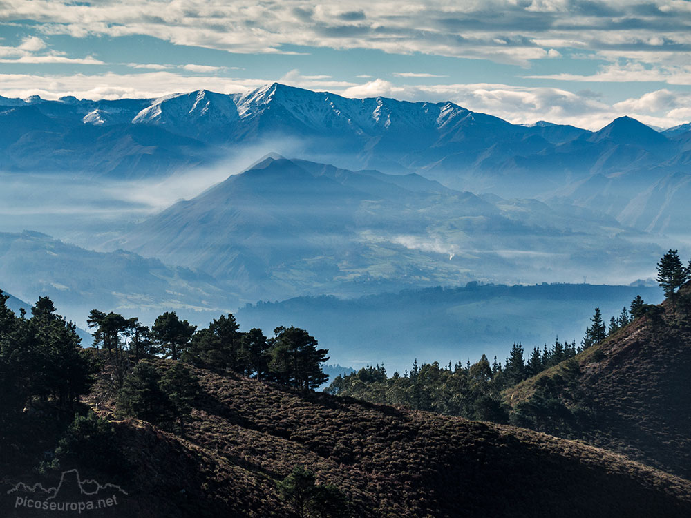 Alto de Liendre, Asturias. Un mirador sobre Picos de Europa y el Mar Cantábrico