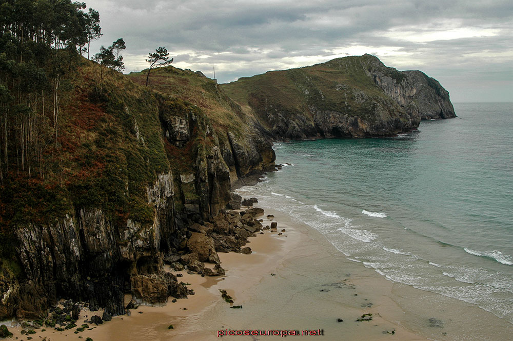 Playa y Ensenada de Novales, Vidiago, Asturias, Mar Cantábrico