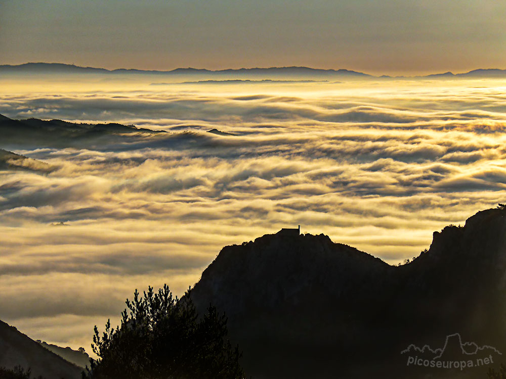 Amanecer desde la Sierra de Queralt, Berga, Pre Pirineos de Catalunya.