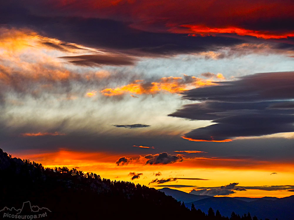 Puesta de sol en el Pedraforca, Pre Pirineos, Catalunya