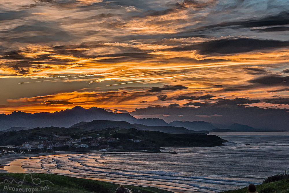 Foto: Playas de San Vicente de la Barquera, Cantabria