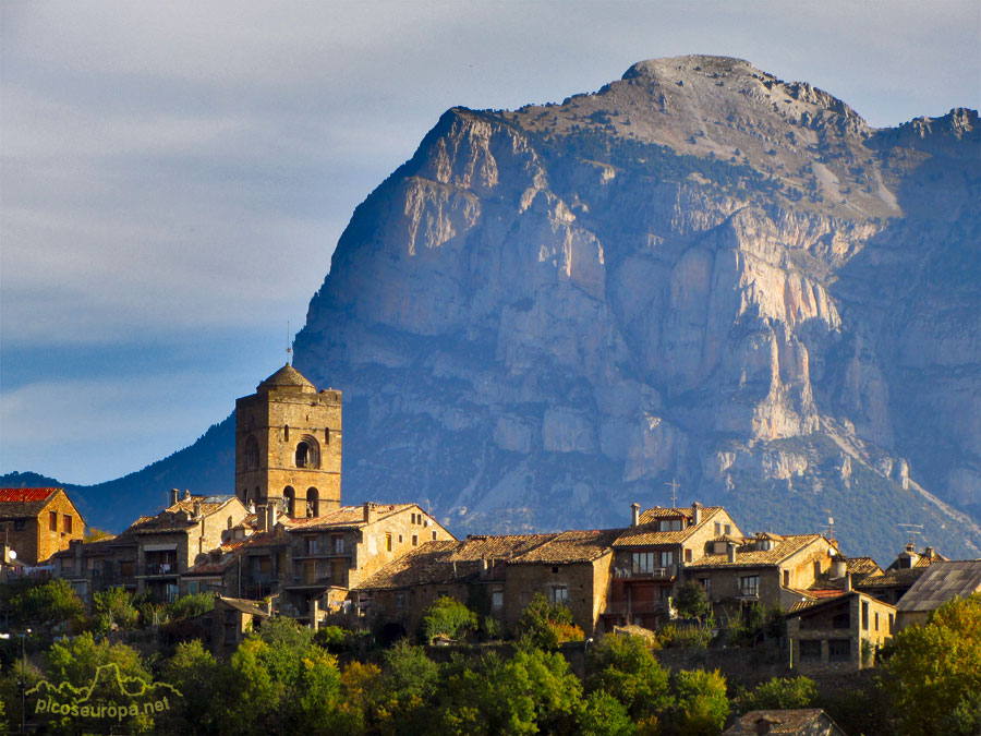 Foto: Ainsa, Sobrarbe, Pirineos de Huesca, Aragón, España