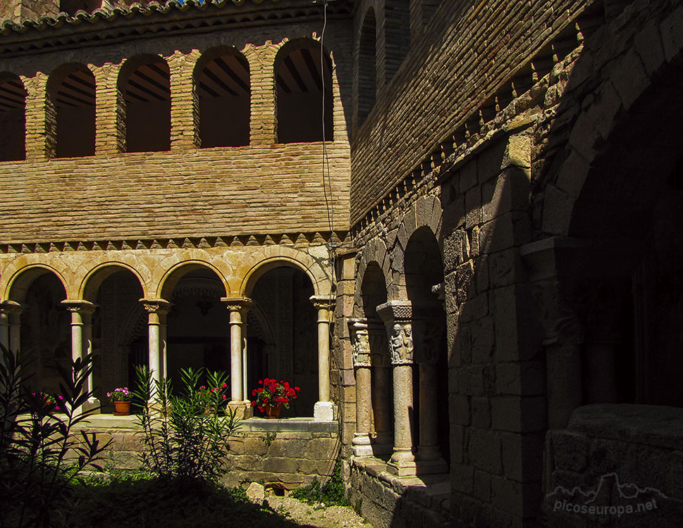 Alquezar, Parque Natural de Guara, Pre Pirineos de Huesca, Aragón