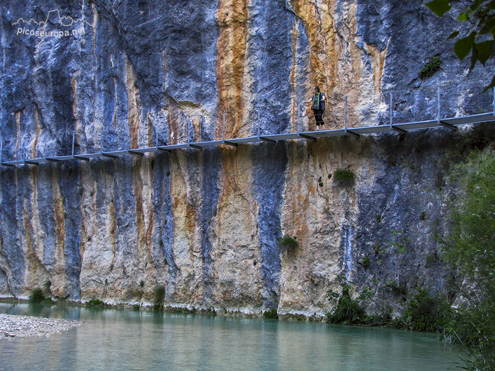 Alquezar, Parque Natural de Guara, Pre Pirineos de Huesca, Aragón