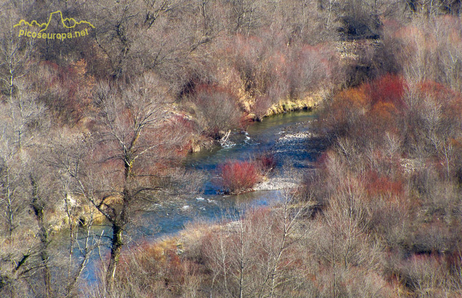 Rio Veral en las cercanias de Berdun, La Jacetania, Pre Pirineos de Huesca, Aragon