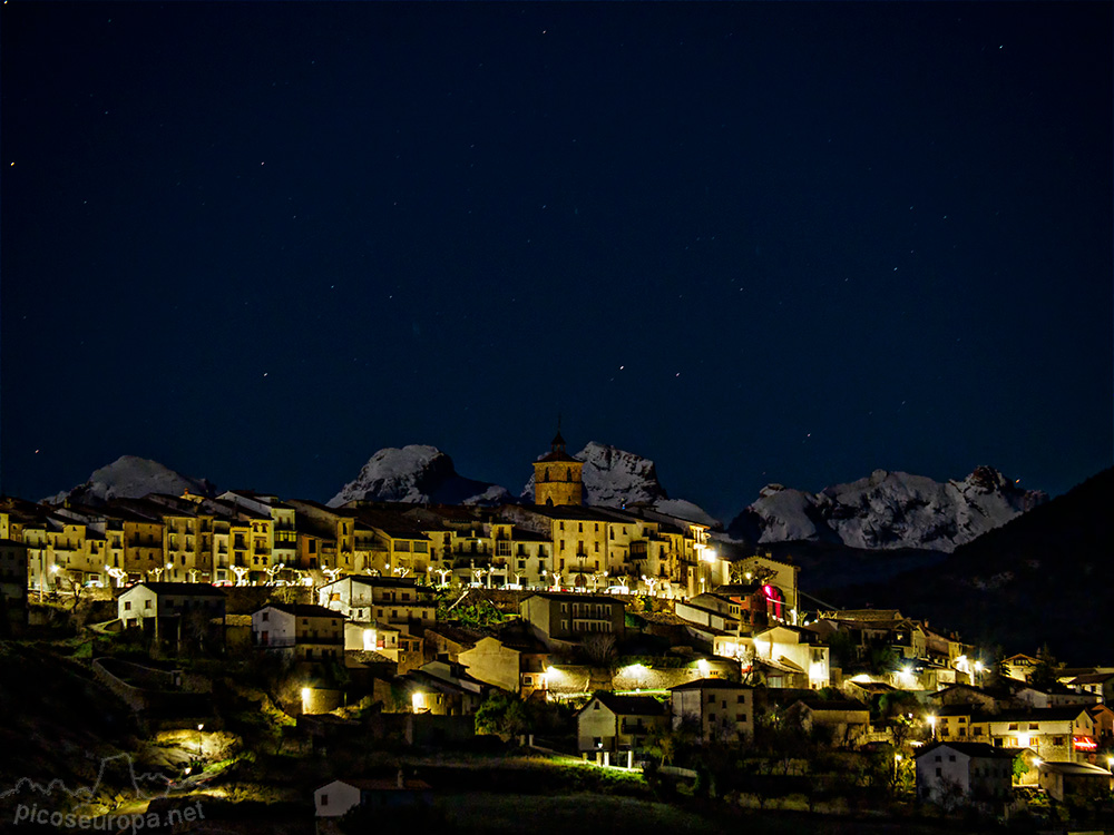 El pueblo de Berdún ocupa una situación excepcional, situado en un alto en el Pre-Pirineo de Huesca y con una buena visibilidad sobre las cumbres circundantes al Pico Aspe.