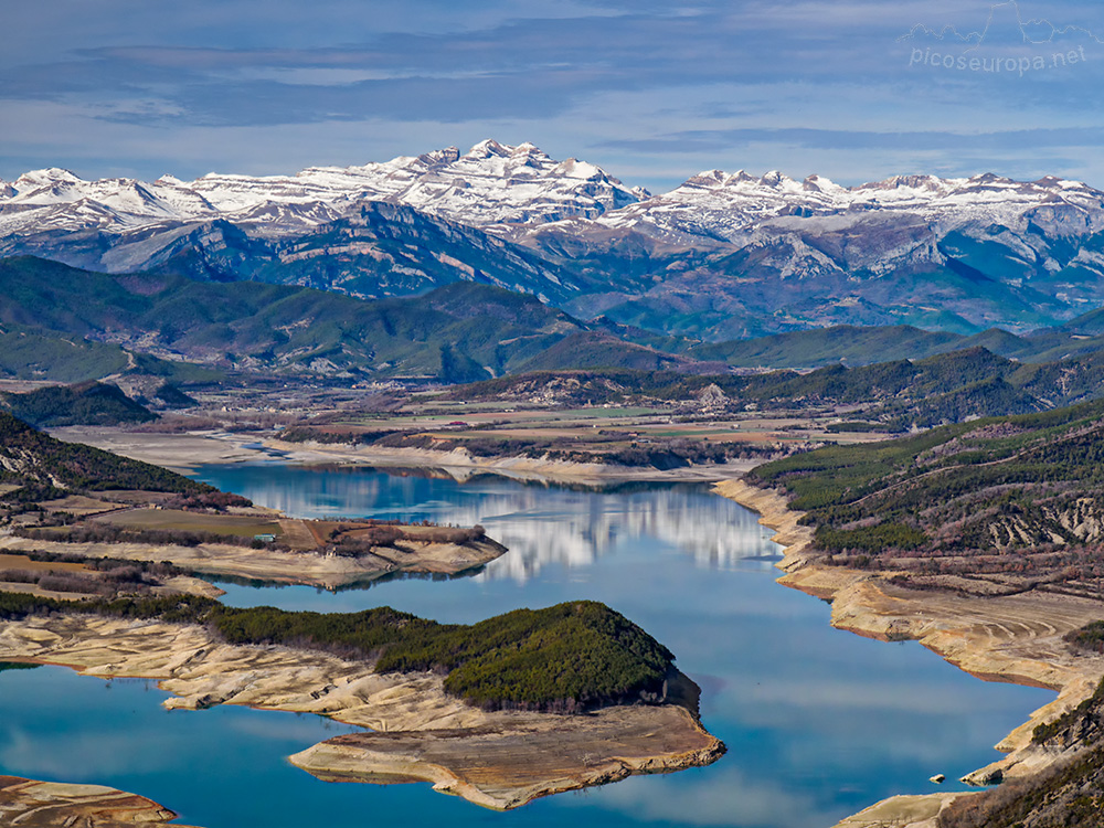 La foto esta tomada desde el Castillo de Samitier. Pirineos de Huesca, Aragón