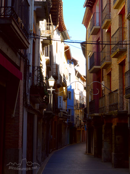 Calles de la parte vieja de Graus, Ribagorza, Pre Pirineos de Huesca, Aragon