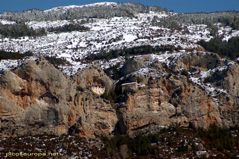 Detalle de la Ermita de la Virgen de la Peña