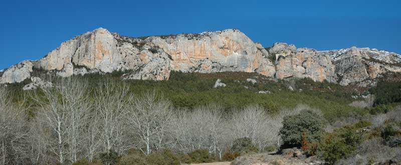 Cerro de la Virgen con la Ermita de la Virgen de la Peña