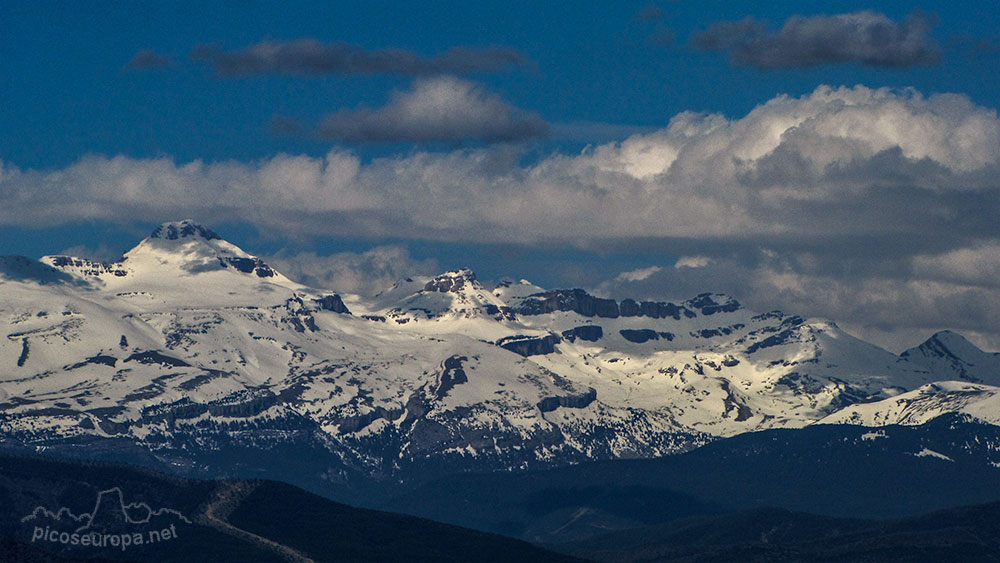 Puerto de Santa Barbara, Bailo, Pre Pirineos de Huesca, Aragón, España