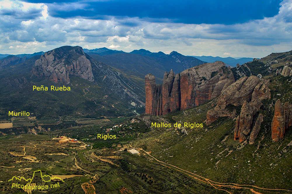 Foto: Peña Rueba y los Mallos de Riglos, Pre Pirineos de Aragón