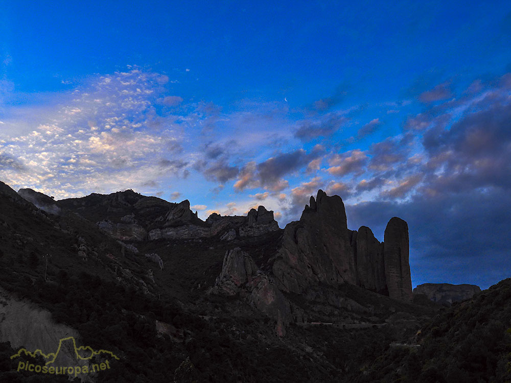 Foto: Mallos de Riglos, Pre Pirineos de Aragón