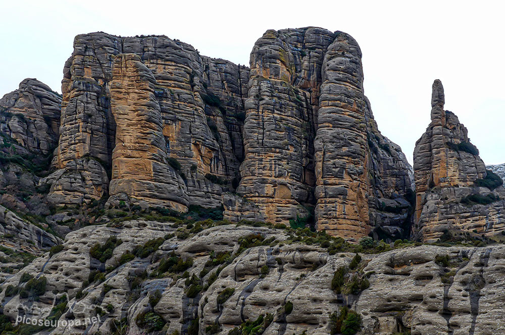 Los Mallos de Ligüerri y La Mitra, Vadiello