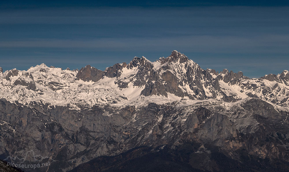 Picos de Europa desde el Mirador Collado de Llesba, Puerto de San Glorio, Cordillera Cantabrica