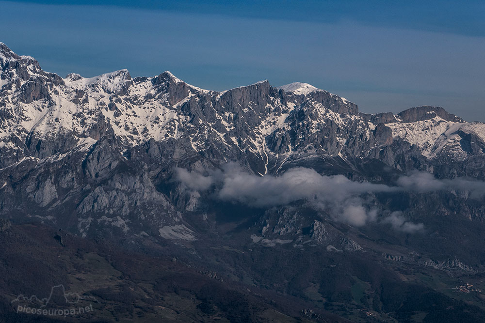 Junciana, Sagrado Corazón, Samelar desde el Collado de Llesba, Cordillera Cantabrica