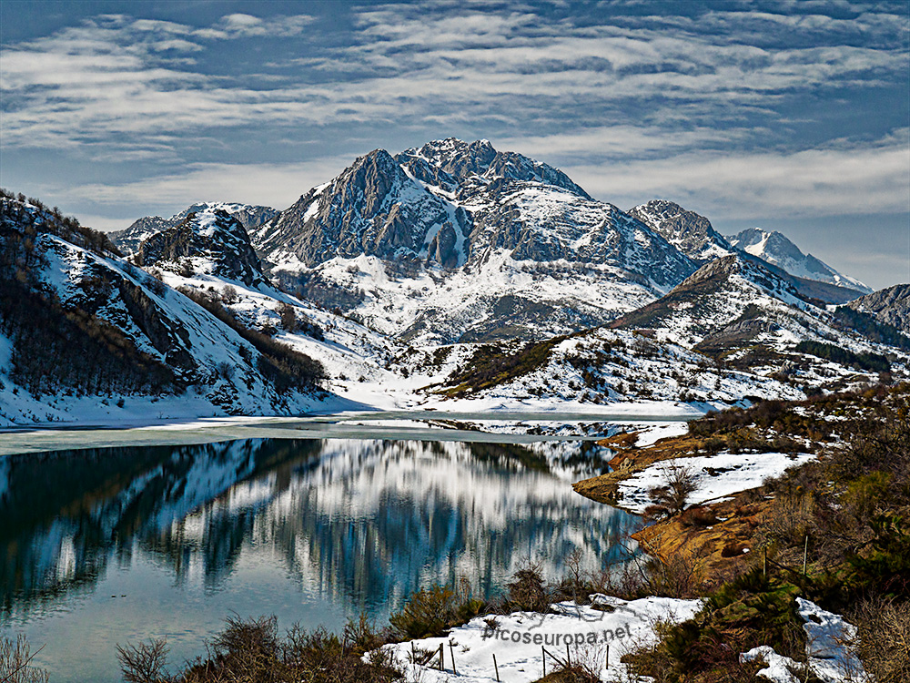 Foto: Mampodres, embalse de Riaño, León.