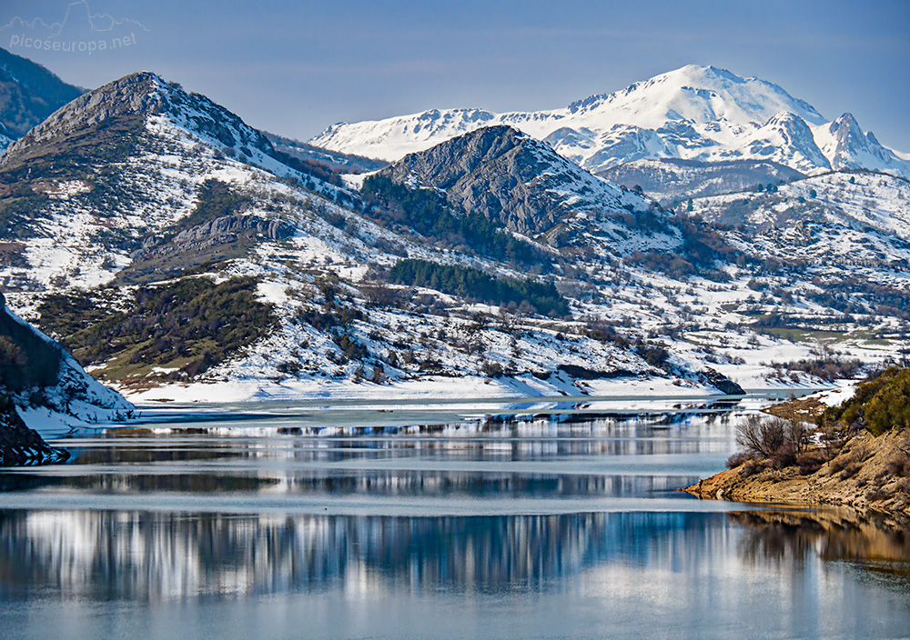 Foto: Pico del Lago situado en las proximidades del Puerto de Tarna, embalse de Riaño, León.