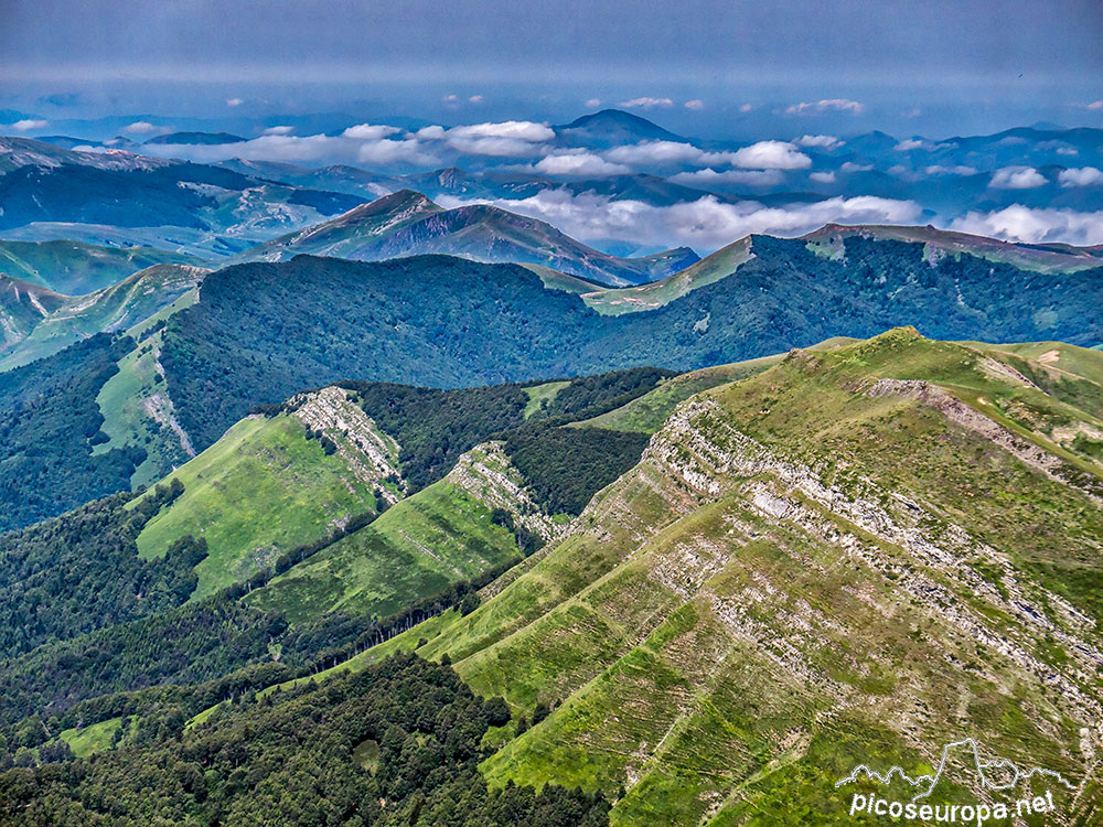 Foto: Desde la ruta de subida al Pico Orhi, Pirineos de Navarra