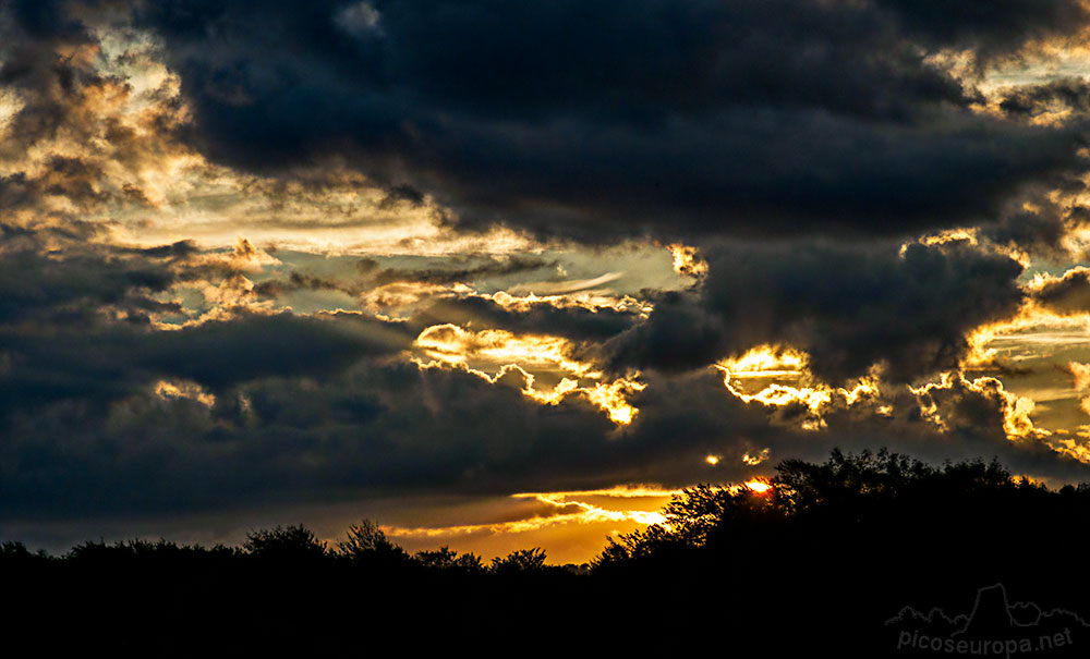 Puesta de sol en Urbasa, Navarra.