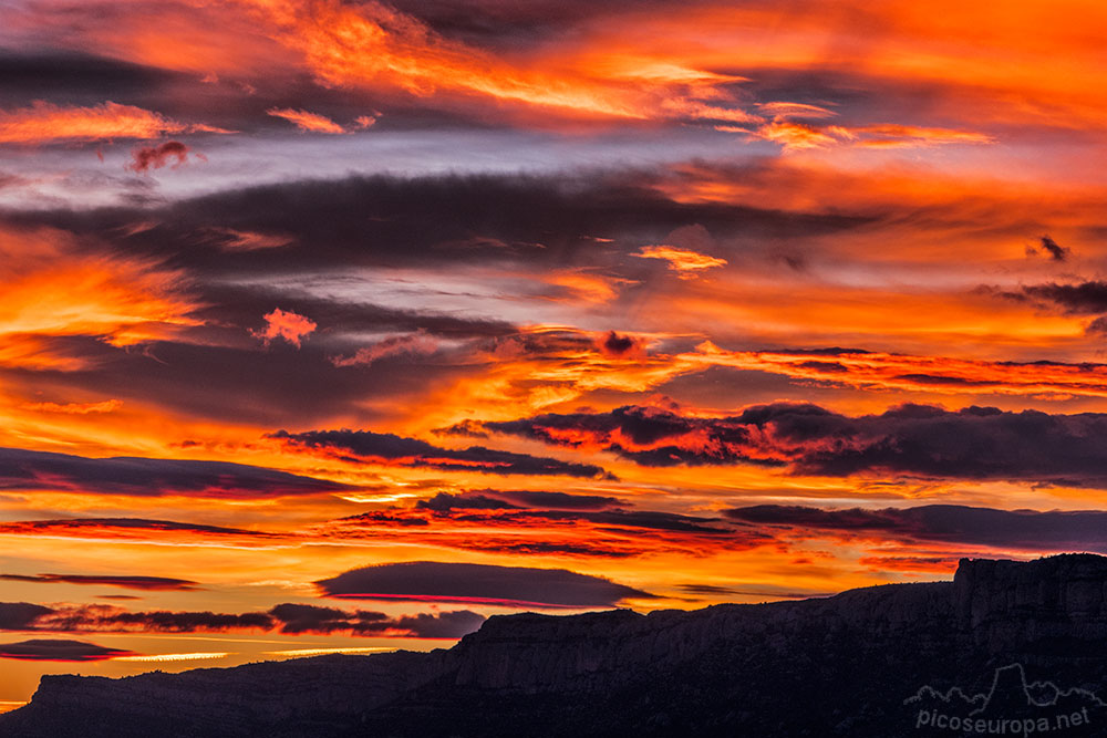 Foto: Puesta de sol en Siurana, Tarragona, Catalunya.