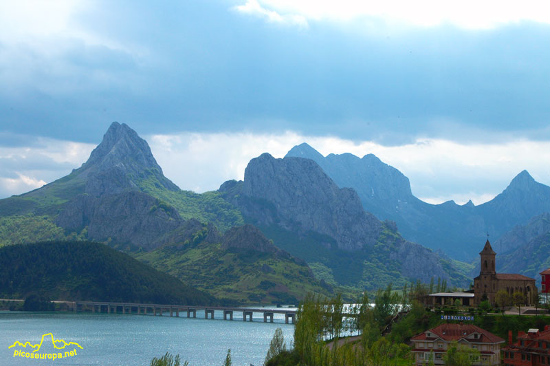 Foto: Embalse de Riaño, Leon,Parque Regional de los Picos de Europa