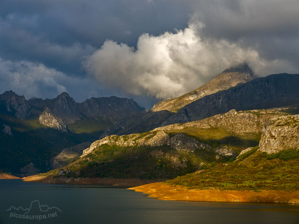 Foto: Pico Yordas y Embalse de Riaño, Leon,Parque Regional de los Picos de Europa