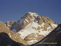 Vertiente Sur de Pea Santa desde la entrada al Jou Santu, Picos de Europa