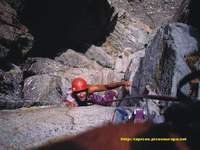 Escalada en la via Joly cara Sudeste de la Jain Sante